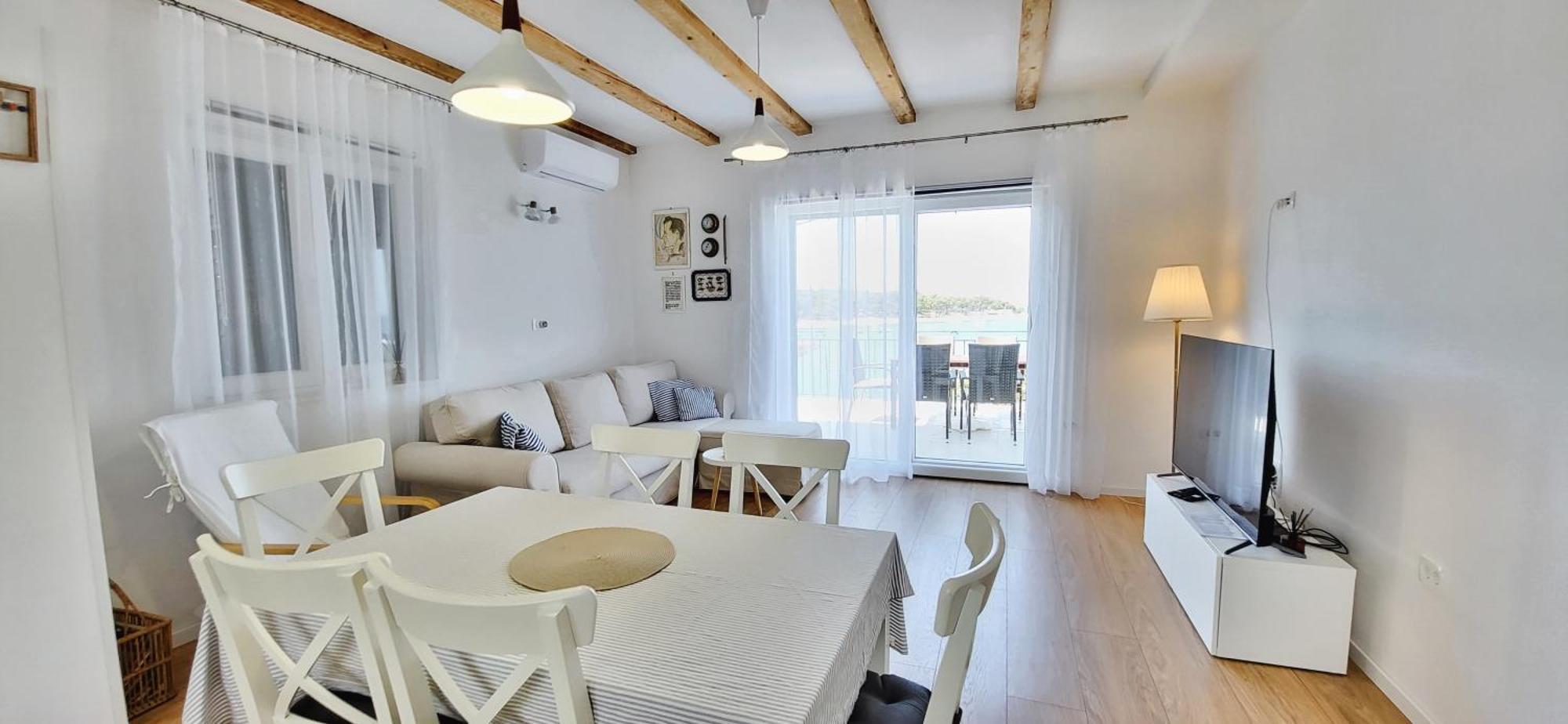 Captain's House Primosten - Feel The Sea